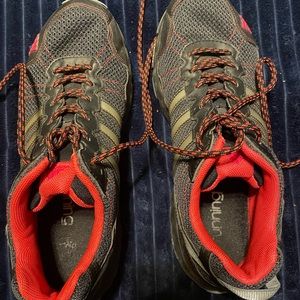 Women ASICS size 8.5. Great Condition